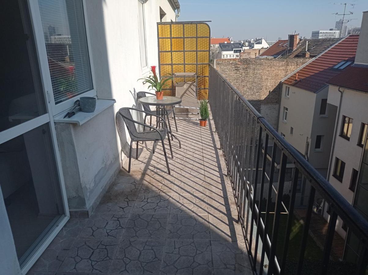 Amazing Flat In Old Town With Large Balcony Daire Bratislava Dış mekan fotoğraf