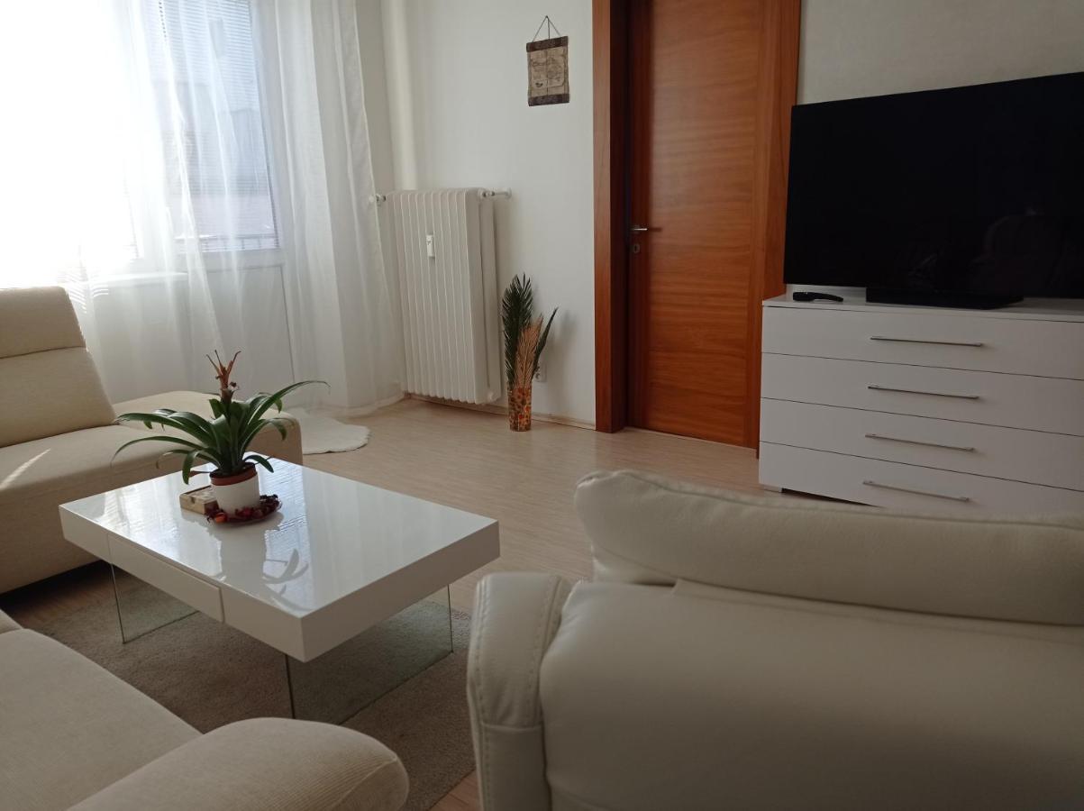 Amazing Flat In Old Town With Large Balcony Daire Bratislava Dış mekan fotoğraf